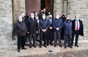 ep antonio garamendi visita las iglesias de santa maria y santiago en carrion de los condes