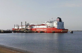 ep archivo   buque metanero procedente de estados unidos