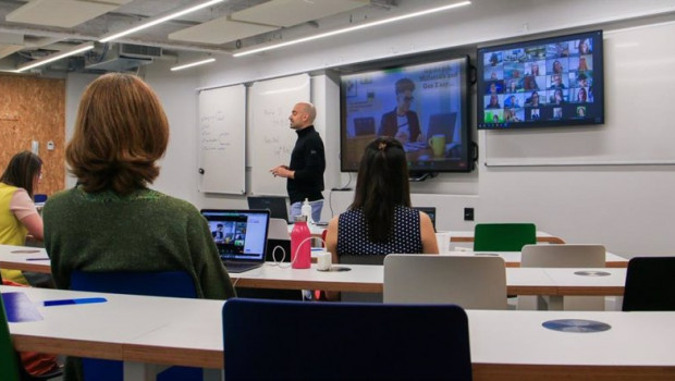 ep archivo   celebracion de una clase en la ie business school