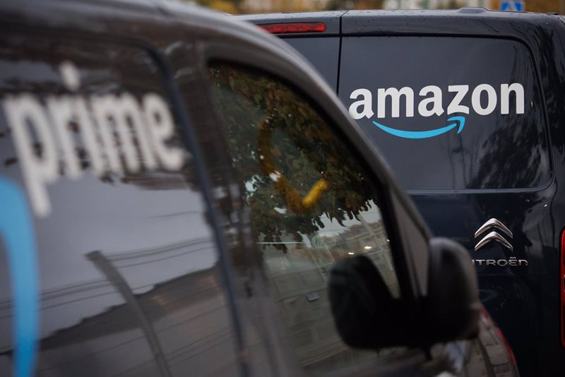 Vientos en contra para Amazon: La cautela de los consumidores frena su crecimiento