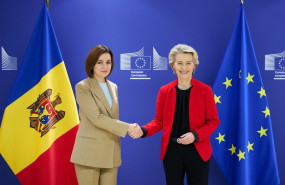 ep archivo   la presidenta de moldavia maia sandu y la presidenta de la comision europea ursula von