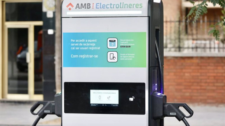ep archivo   un punto de carga de vehiculos electricos del amb
