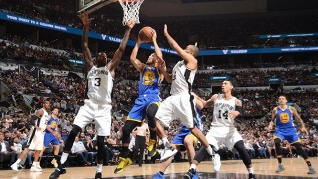 ep curry anotagolden state warriors - san antonio spurs