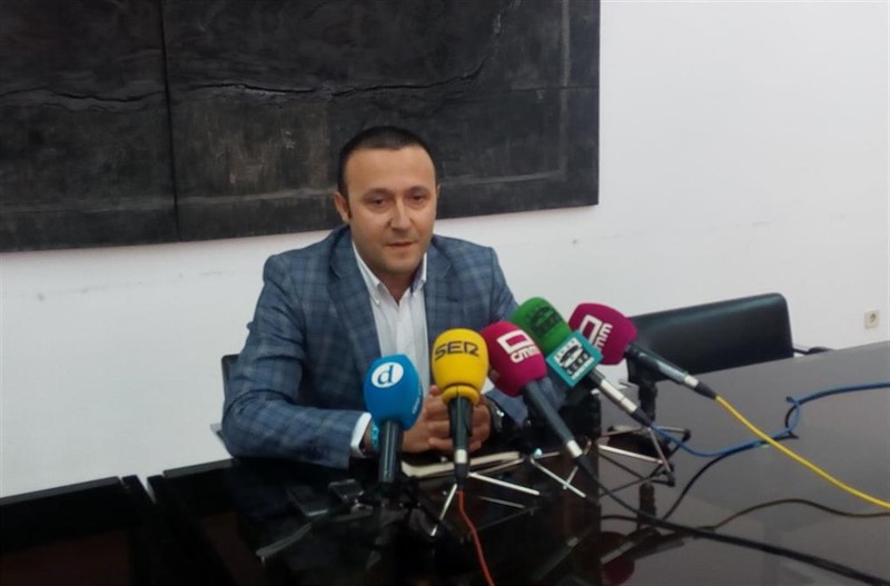 ep el concejal toledano concejal luis miguel nunez en rueda de prensa