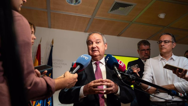ep el ministro de industria y turismo jordi hereu ofrece declaraciones antes de la reunion del