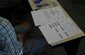 ep estudiantes se preparan para comenzar el examen de evaluacion para el acceso a la universidad