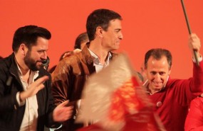 ep fran gonzalez del psoecadiz con pedro sanchez