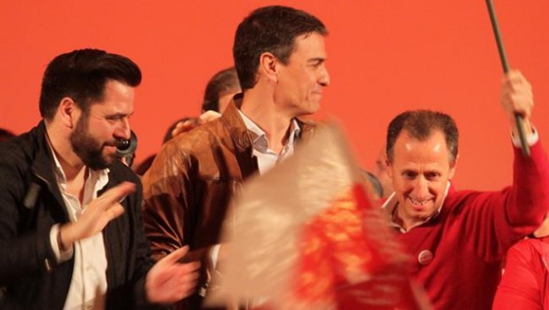 ep fran gonzalez del psoecadiz con pedro sanchez