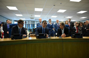 ep i-d el ministro de sanidad salvador illa el presidente del gobierno pedro sanchez y el director