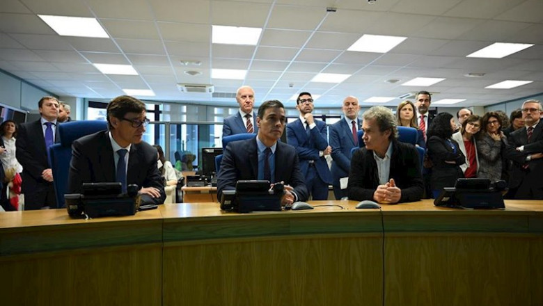 ep i-d el ministro de sanidad salvador illa el presidente del gobierno pedro sanchez y el director
