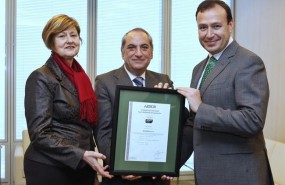 ep iberdrola recibeprimer certificado aenorhuella ambiental corporativa