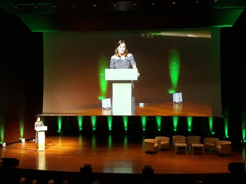 ep la reina letizia en un acto de la aecc