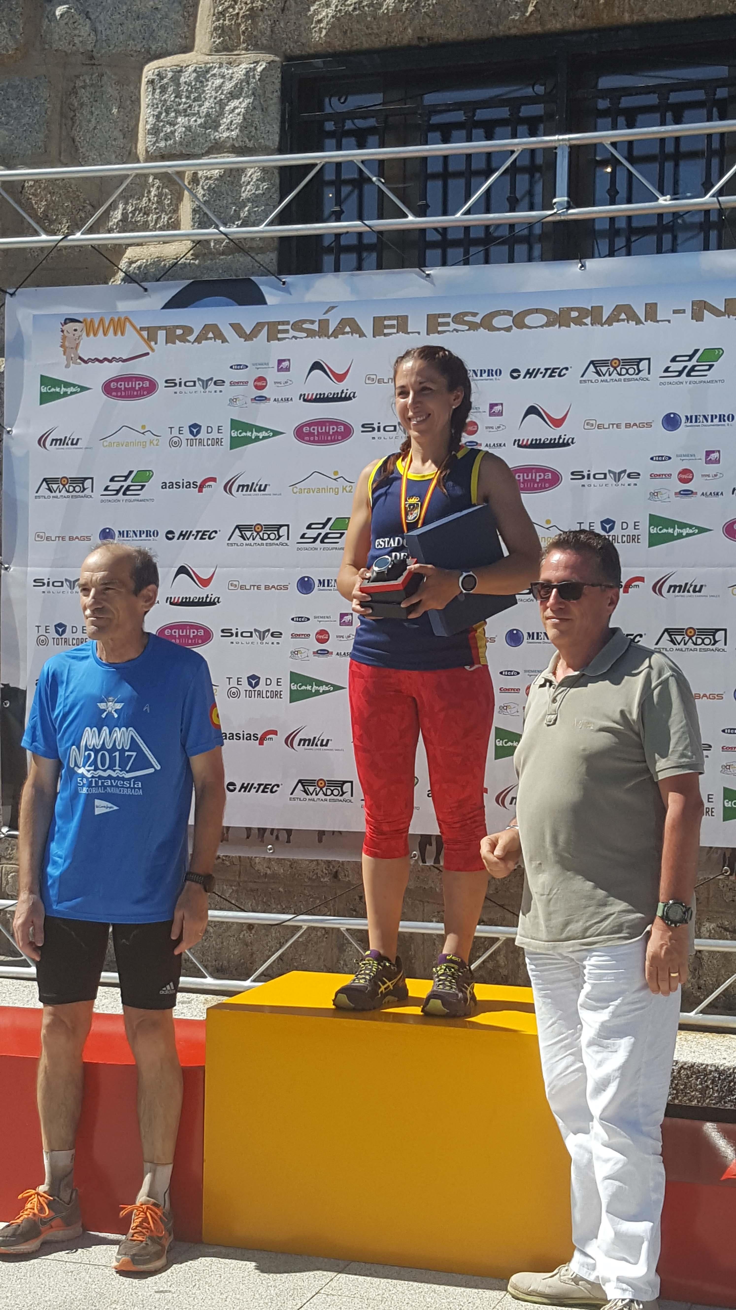 Vanessa Bernal, en el podio de ganadora | OAK POWER COMUNICACION ep vanessa bernal enpodioganadora
