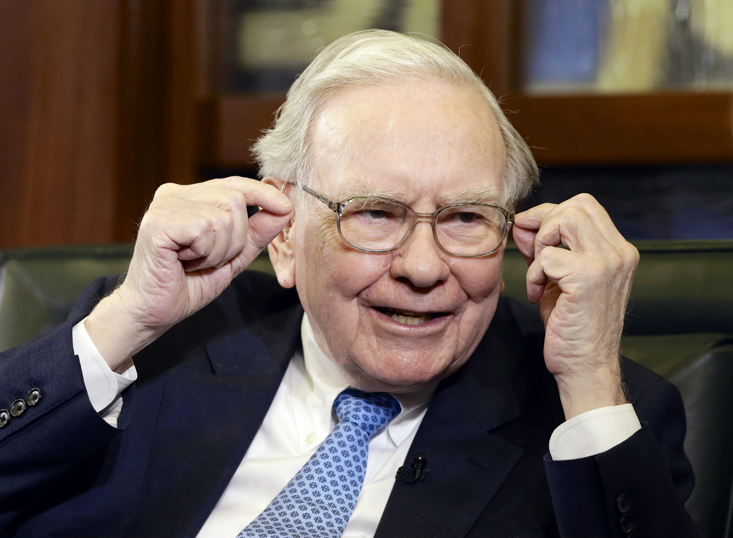 Buffett se declara fan de Bezos y aflora 900 millones en Amazon