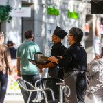 ep archivo   dos camareros de origen asiatico trabajando