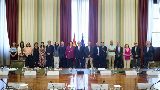 ep archivo   el ministro de agricultura pesca y alimentacion luis planas el secretario general de