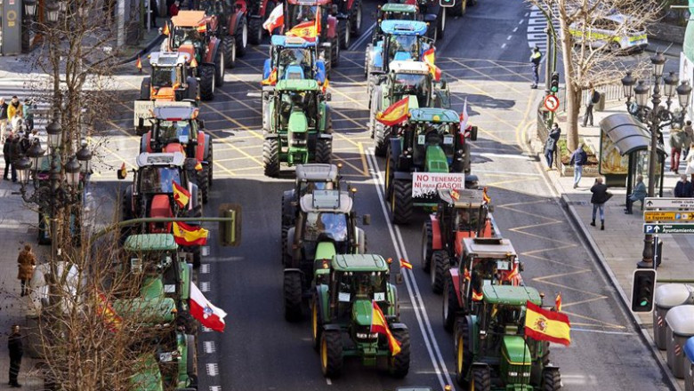Archivo - Imagen de una tractorada en 2022 en Santander | Juan Manuel Serrano Arce - Europa Press - Archivo ep archivo imagen de una tractorada en 2022 en santander