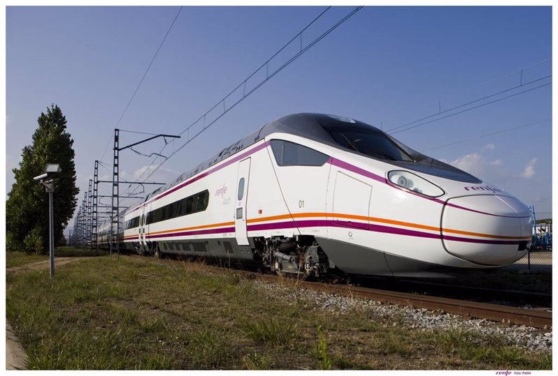 Iberdrola firma un acuerdo de compra de energía eólica con Renfe por 3.700 GWh hasta 2035