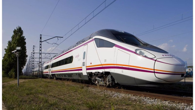 ep archivo   la llegada de la alta velocidad de renfe a valladolid y segovia cumple 15 anos con mas