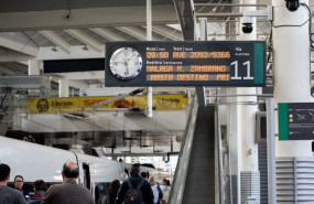 ep archivo   un tren ave destino malaga sale de la estacion de atocha a 30 de abril de 2026 en