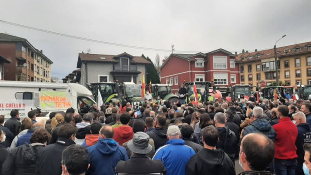 ep archivo una concentracion de ganaderos por el bajo precio de la leche archivo ep archivo una concentracion de ganaderos por el bajo precio de la leche archivo