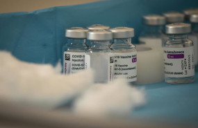 ep archivo   varios viales con la vacuna de astrazeneca contra la covid 19