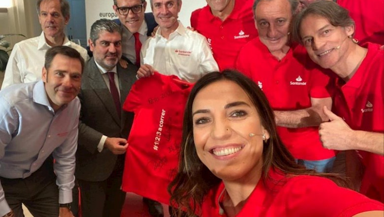 ep autofoto de los deportistas del reto mi primer maraton de banco santander fermin cacho rafa ep autofoto de los deportistas del reto mi primer maraton de banco santander fermin cacho rafa