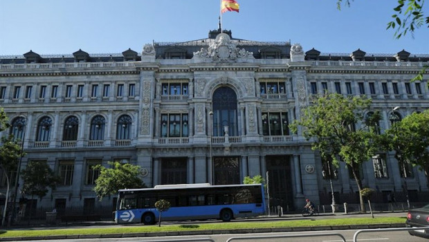 ep bandera de espana a media asta en la sede del banco de espana