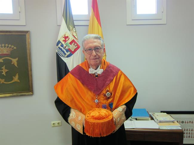 El economista Jaime Gil Aluja es investido Doctor Honoris Causa por la UEx | Europa Press ep economista jaime gil alujainvestido doctor honoris causala uex