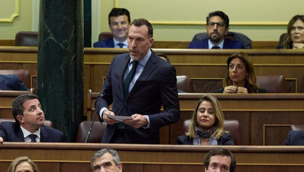ep el diputado del pp hector palencia interviene durante una sesion de control al gobierno en el