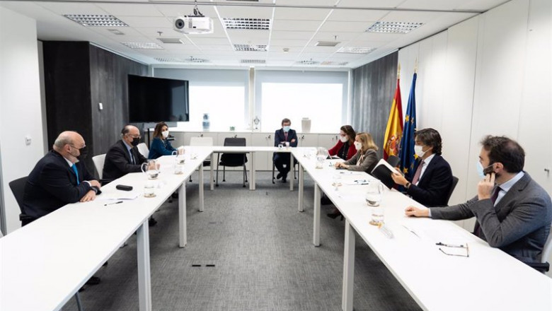 El Gobierno urge a los bancos a garantizar la inclusión financiera de las personas mayores | MINISTERIO DE ASUNTOS ECONÓMICOS ep el gobierno urge a los bancos a garantizar la inclusion financiera de las personas mayores