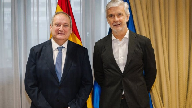 ep el ministro de industria y turismo jordi hereu y el presidente de fiab ignacio silva