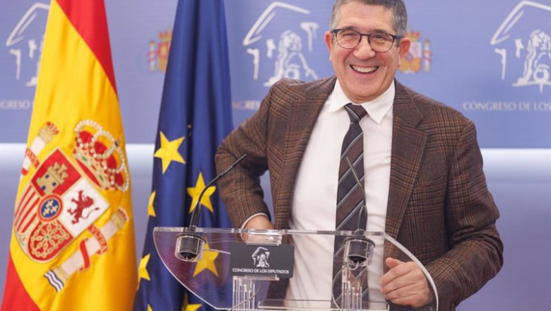 ep el portavoz del psoe en el congreso patxi lopez durante una rueda de prensa anterior a la reunion ep el portavoz del psoe en el congreso patxi lopez durante una rueda de prensa anterior a la reunion