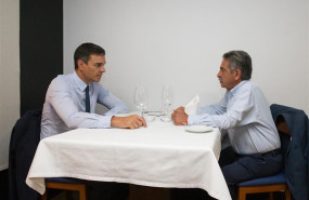 ep el presidente de espana en funciones pedro sanchez y el jefe del ejecutivo cantabro miguel angel