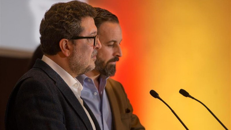 ep en sevilla ruedaprensapresidentevox santiago abascal ycandidatovoxla presidenciala junta francisco serrano