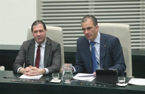 ep i-d el candidato de vox al congreso por zaragoza y concejal del ayuntamiento de madrid pedro