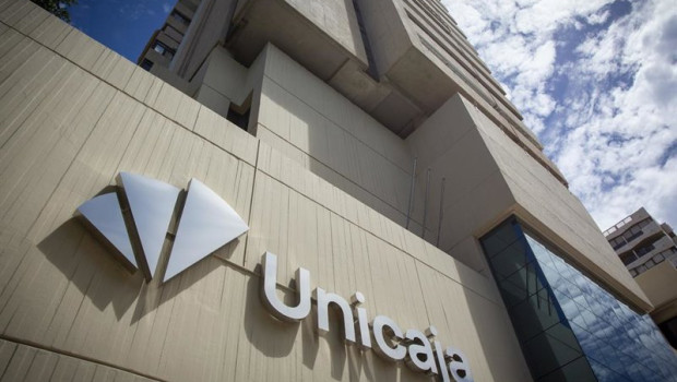 ep imagen de la fachada de una sede de unicaja