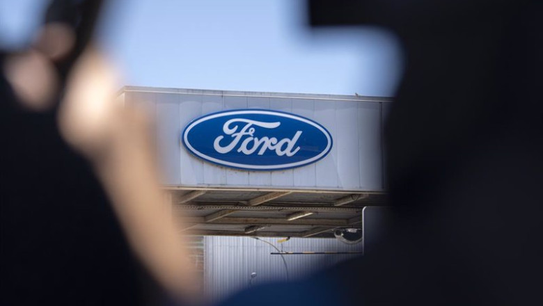 Logo de Ford en la entrada de la fábrica de Almussafes (Valencia) | Jorge Gil - Europa Press ep logo de ford en la entrada de la fabrica de almussafes valencia
