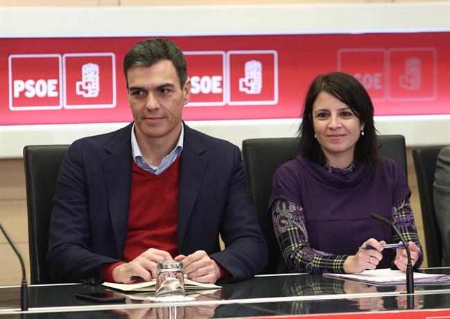 Los socialistas Pedro Sánchez y Adriana Lastra | EUROPA PRESS - Archivo ep los socialistas pedro sanchezadriana lastra