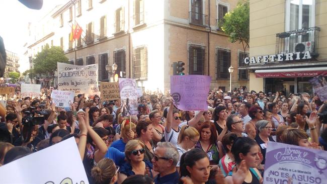 Manifestación contra la libertad de 'La Manada' en el Ministerio de Justicia | EUROPA PRESS ep manifestacionla libertad de la manada enministeriojusticia