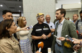ep presidentepartido popular pablo casado 5i la presidentappcanarias australia navarro 3i yminisitradefensafunciones margarita robles 1i durantevisitacasadolas palmasgran canariamotivoincendio