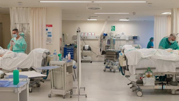 ep profesionales sanitarios de hospitales de c-lm trabajan contra el covid-19