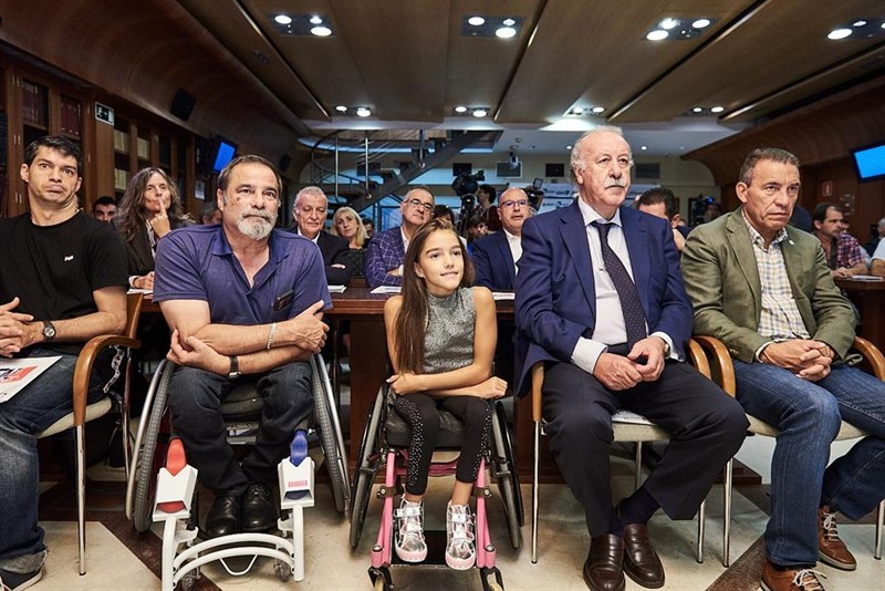 ep vicente del bosque y paco buyo apadrinan el proyecto foothand futbol para todos