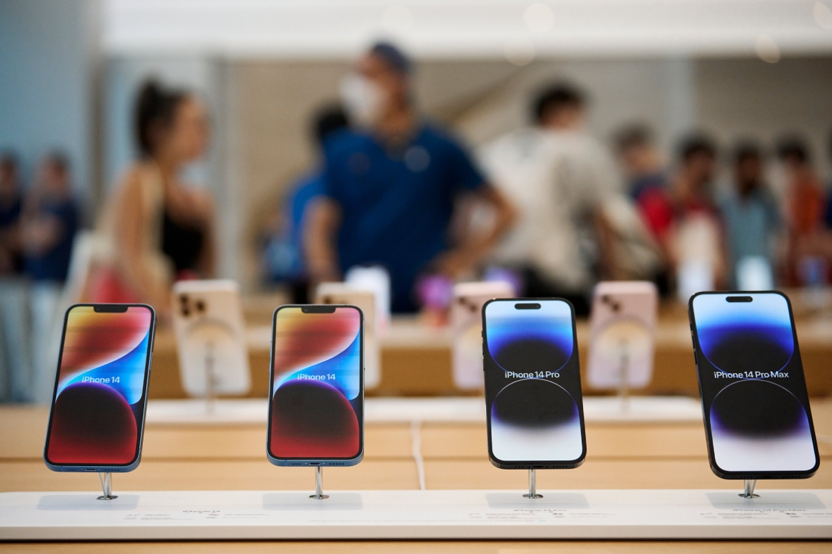 Más problemas para Apple: Morgan Stanley recorta aún más su previsión de iPhones