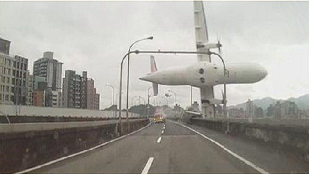 Avion Tawian Accidente