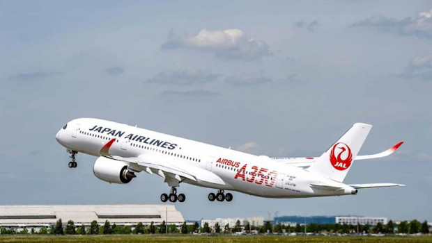 ep a350 xwb de japan airlines