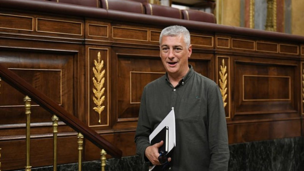 ep archivo   el diputado de eh bildu oskar matute durante un pleno en el congreso de los diputados a