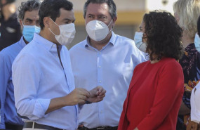 ep archivo   el presidente de la junta de andalucia i juanma moreno conversa con la ministra de