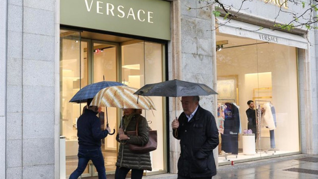 ep archivo   fachada de la tienda de versace en calle serrano a 11 de abril de 2025 en madrid espana
