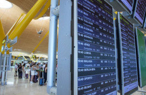 ep archivo   paneles de facturacion en la terminal t4 del aeropuerto adolfo suarez madrid barajas a